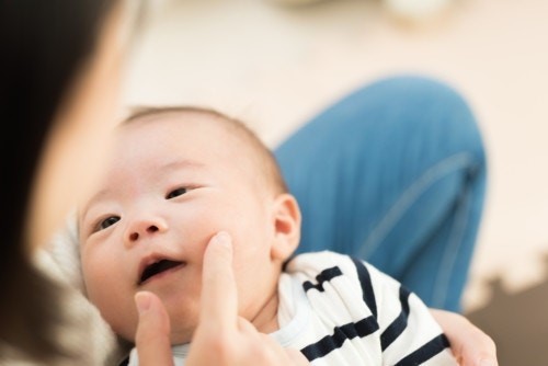 保湿ケアしても治らないブツブツや赤みは、「乾燥性湿疹※」かも